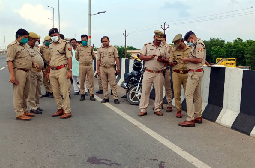  45 year old man shot dead on National Highway in Day light in Agra#agranews