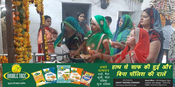 Agra: Crowd in temples on the last day of Navratri
