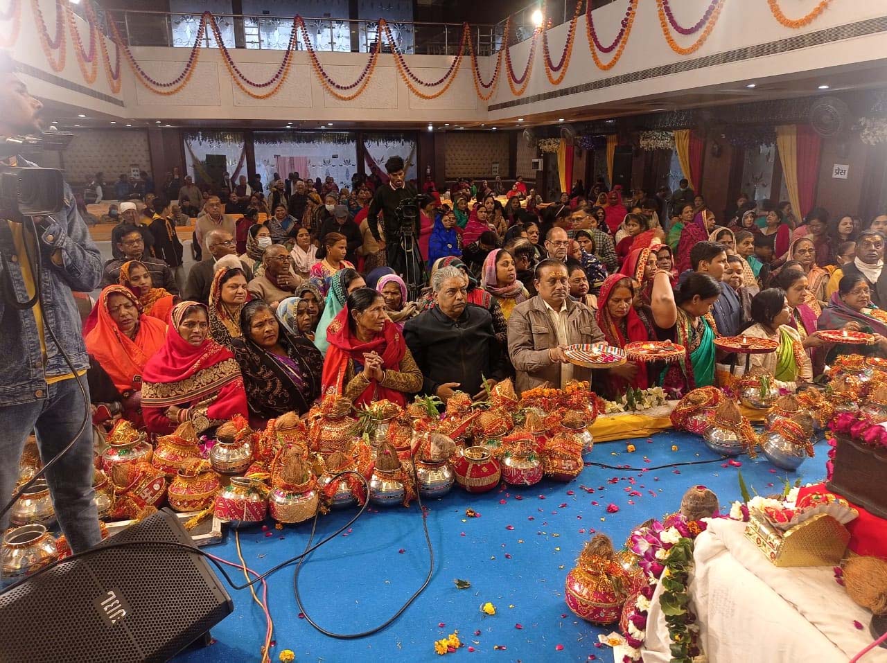 Shrimad Bhagwat Katha Going On In Agras Maharaja Agrasen Bhawan Lohamandiagranews Agraleaks 5385