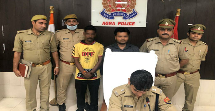  Agra News: Police caught two crooks who cut people’s pockets on red light…#agranews