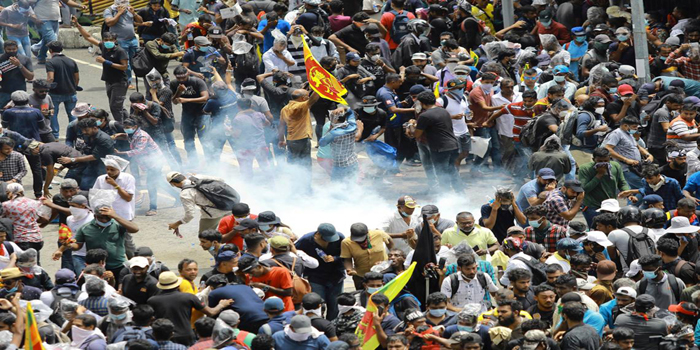  Sri Lankan President fled the country, atmosphere of chaos, thousands of protesters march towards Parliament