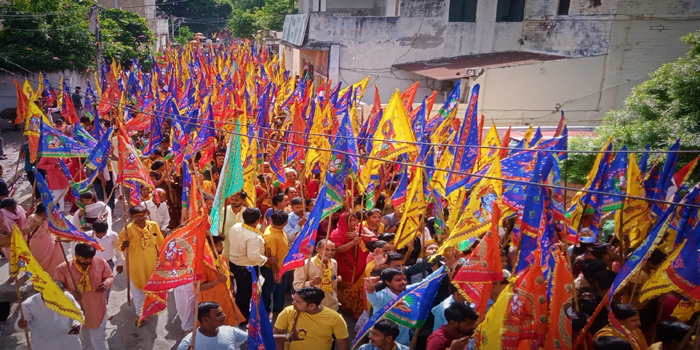  Agra news: Shree Mahalakshmi Bhakt Mandal took out grand Shyam Nishan Yatra with 2100 marks, echoed cheers