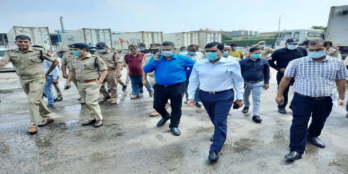  Ammonia gas leak in Aligarh: Difficulty in breathing with burning in eyes, many female employees faint