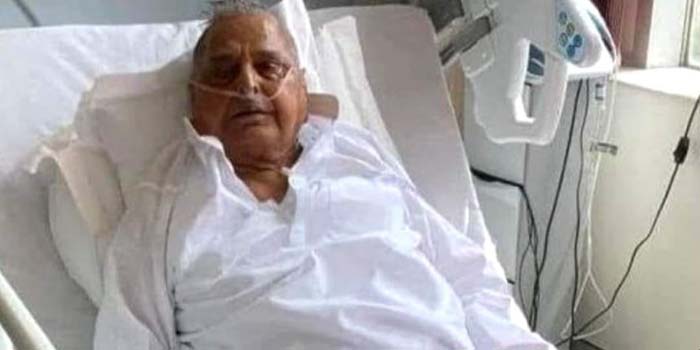  Further deterioration in the health of former UP CM Mulayam Singh, Deputy CM Brajesh Pathak reached the hospital