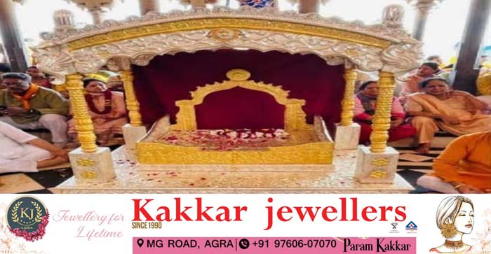  Devotees from Delhi gifted 5 kg gold, 55 kg silver and diamond throne to Radha Rani Temple Barsana…#agranews