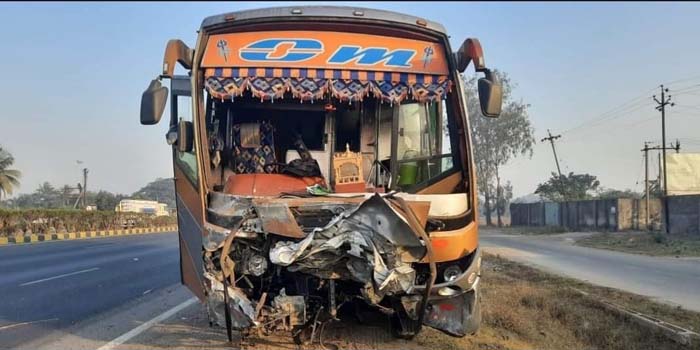 Bus and car collide in Gujarat, nine people killed, more than thirty injured