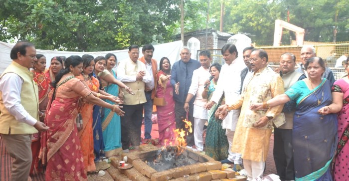  Agra News: 151 families from six states participated in  Ekadashi Udyapan at Mahalakshmi Temple Balkeshwar, Agra