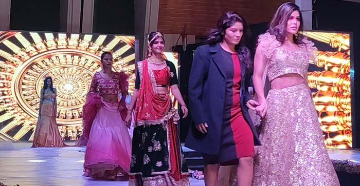  Fashion Show in Agra: Top Class Designing Garments from Kanyakumari to Jammu showed in the National Designer Award…#agranews