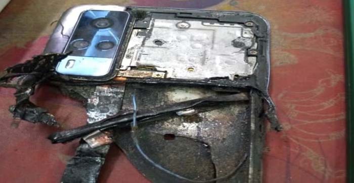  Agra News: Mobile phone explodes in child’s hand while playing game…#mathuranews