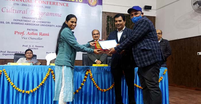  Agra News: Amrita D Bang receives Shri Gurudev Singh Memorial Young Scientist Award 2022…#agranews