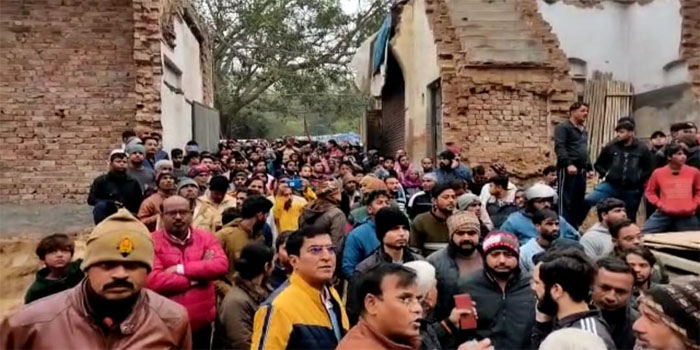  Agra News Video : Building collapse in city station road Agra, 5 trapped #agra