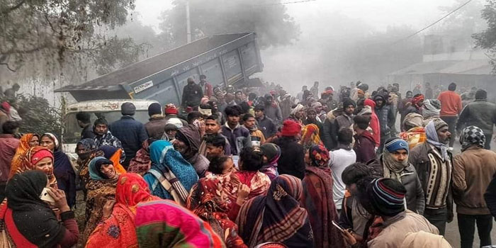  Dumper trampled people drinking tea at a roadside shop in dense fog in Rae Bareli, six dead