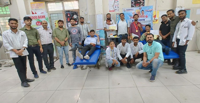  Agra News: Donated blood in memory of immortal martyrs in Agra…#agranews