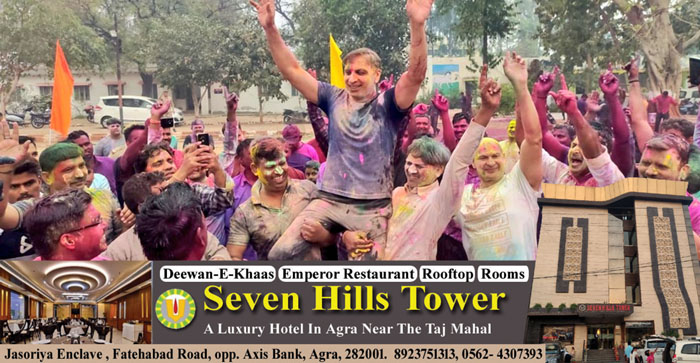  Agra News: Policemen played Holi fiercely in Agra. The policemen including the commissioner danced…#agranews
