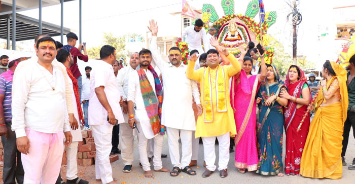  Agra News: Falgun Nishan Yatra started with much fanfare in Agra. A grand welcome to travel from place to place in the city…#agranews