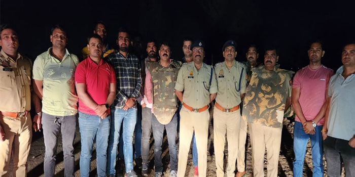  Loot in Jio Mart Agra Update : Three arrested in encounter #agra
