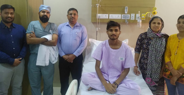  Agra News: 19 year old Rahul got a new life in KP Hospital, Dr. Dinesh Garg did the operation for free…#agranews