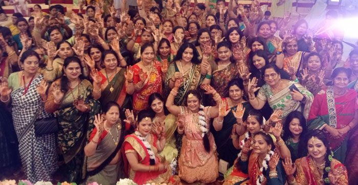  Agra News: 800 women put mehndi in the name of Shri Ram for Shri Ram Katha in Agra…#agranews