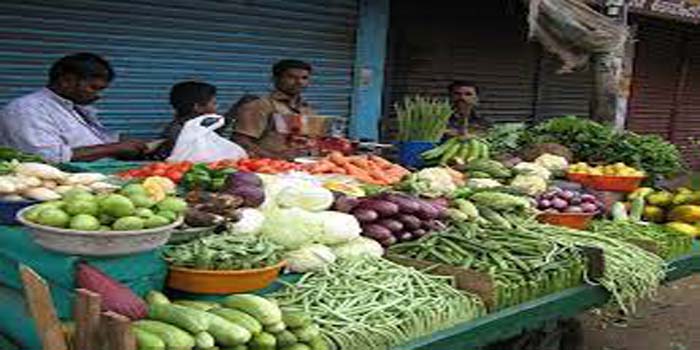  The prices of green vegetables along with tomatoes have started tearing up, potatoes have also started throwing tantrums