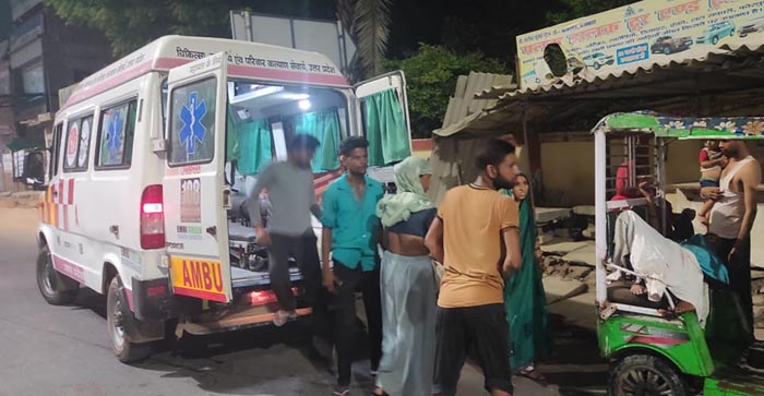  Agra News: A woman gave birth to a child on the road at midnight in Agra…#agranews