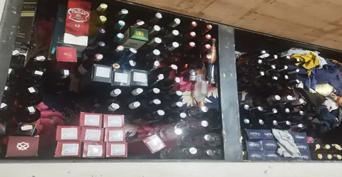  Agra News: Liquor smuggling in the most posh colony of Agra. Supply was being done in the apartment in the name of tiffin service…#agranews