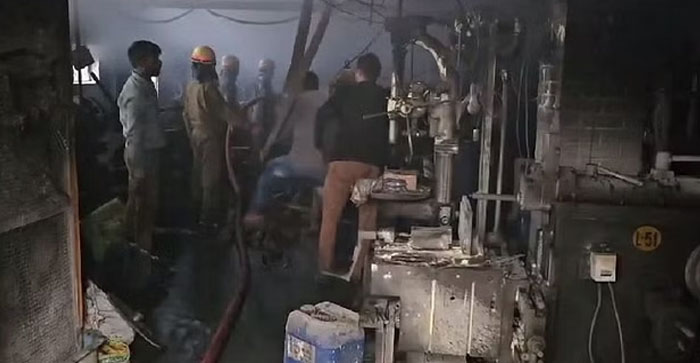  Agra News: Fire broke out in shoe factory. Seeing the flames rising, there was panic among the workers..#agranews