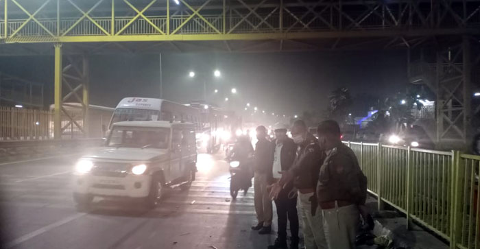  Agra News: Gurudwara Guru Ka Tal Tiraha, hundreds of people walk on the wrong side every day. There aren’t even traffic signals here…#agranews