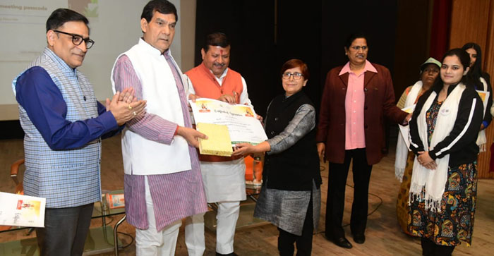  Agra News: Agra’s Anju Diyalani received Swachh Leaders Award, honored by Minister in Lucknow…#agranews