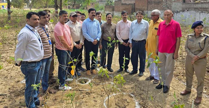  Agra News: 10500 saplings planted under green project initiative in Agra…#agranews
