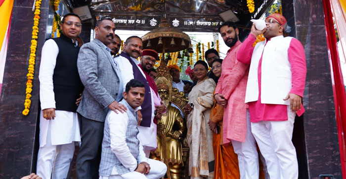  Agra News: Statue of Maharaja Daksh Prajapati installed at Panchkuiya intersection of Agra…#agranews