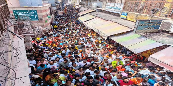  The condition of the visitor deteriorated due to the crowd gathered in Banke Bihari Temple, after first aid he was sent to the hospital