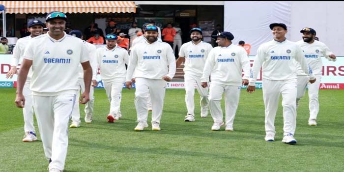  India defeated England in the second innings in just four hours, a big win by an innings and 64 runs, capturing the series 4-1