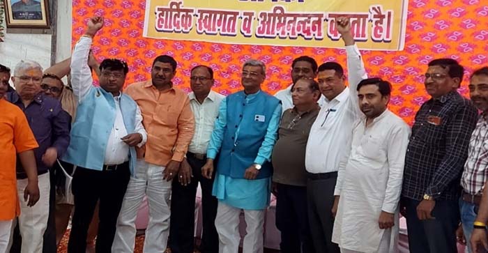  Holi Milan Samaroh in Agra:  Traders played Holi, you also share Holi programs with Agraleaks…#agranews