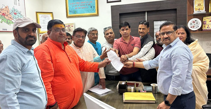  Agra News: Agra College Board of Trustee members raised demand for meeting…#agranews