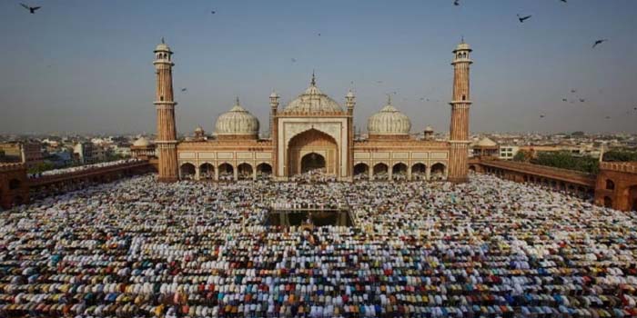  Joy across the country on Eid-ul-Fitr, hugs after Namaz, President, Prime Minister also gave best wishes