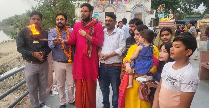  Agra News: Made aarti of Yamuna and took pledge for cleanliness…#agranews