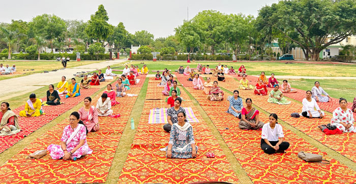  Agra News: People learned the methods of stress, diabetes and blood pressure through Arhan Dhyan Yoga…#agranews