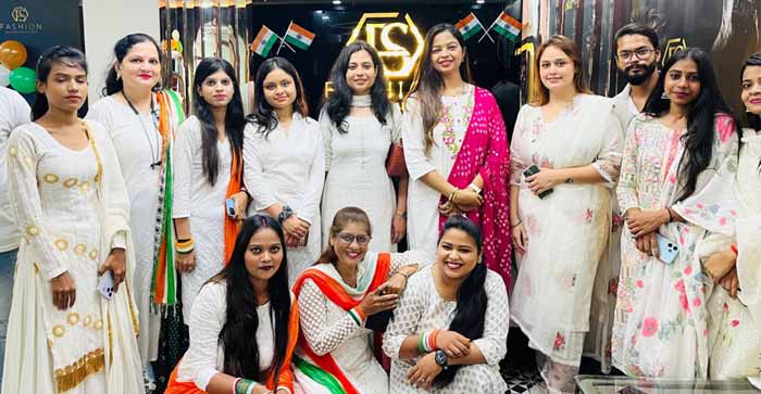  Agra News: Independence Day celebrated with patriotic songs and dance at Fashion Salon Academy…#agranews