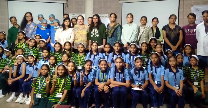  Agra News: 46 girl students of BD Convent School, Agra were vaccinated to prevent cervical cancer….#agranews