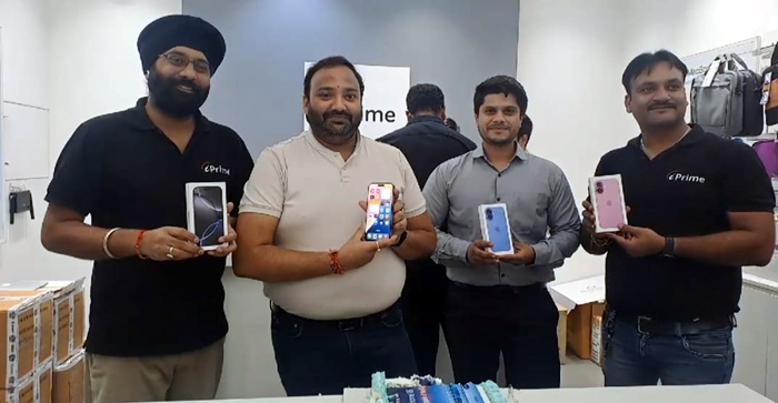  Agra News: iPhone 16 series launched in Agra, rush to buy. More than 100 iPhone 16 were sold on the first day itself…#agranews