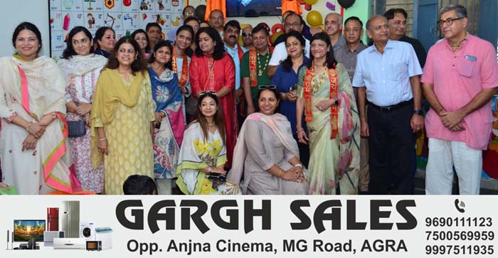  Agra News: Lions Club Agra Prayas did service work, gifted smart TV and two coolers to the school…#agranews