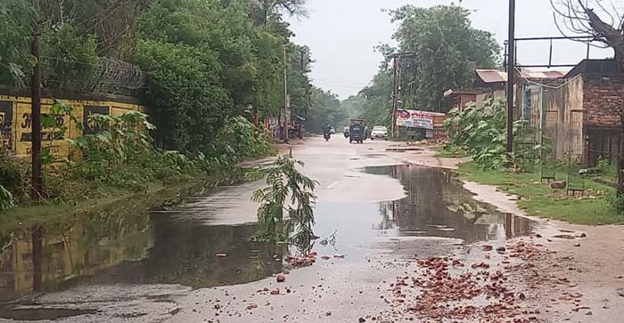  Agra News: After the rain in Agra, the condition of the city’s roads is very dangerous….#agranews