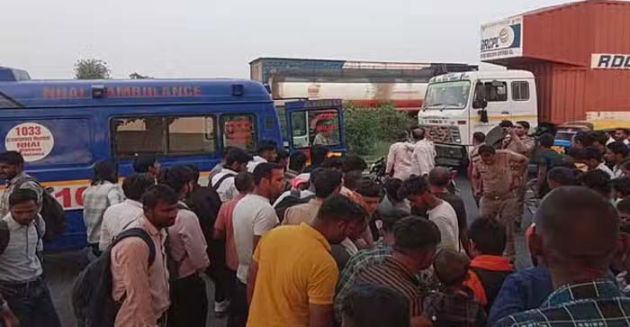  Sad News: Tragic accident on Agra-Delhi highway in Mathura. Three youth riding a bike died…#agranews