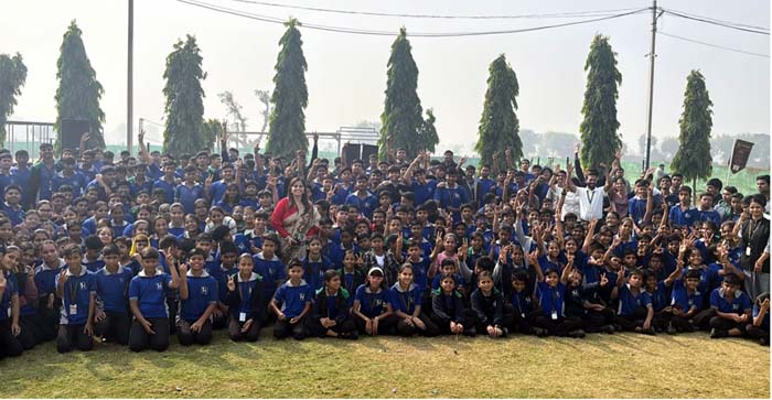  Agra News: Children dancing on Children’s Day in Horizon Competition School…#agranews