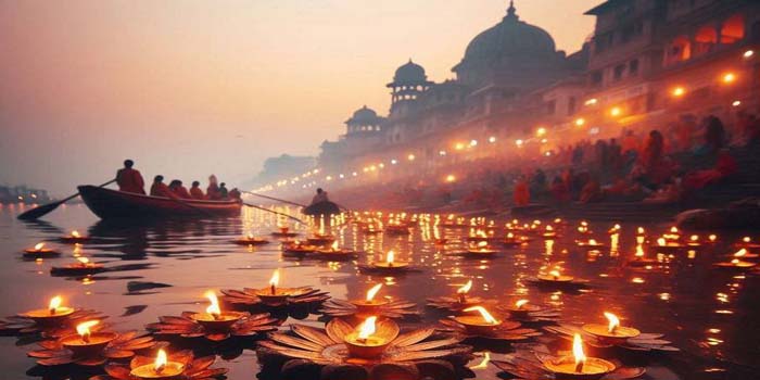  Kartik Purnima- Dev Deepawali on 15th November, bathing in rivers and charity are important, it is also a special festival for Sikhs