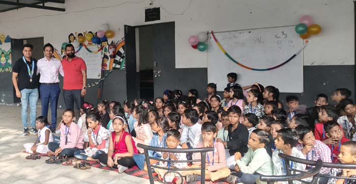  Agra News: Round Table celebrated Children Day with school children…#agranews