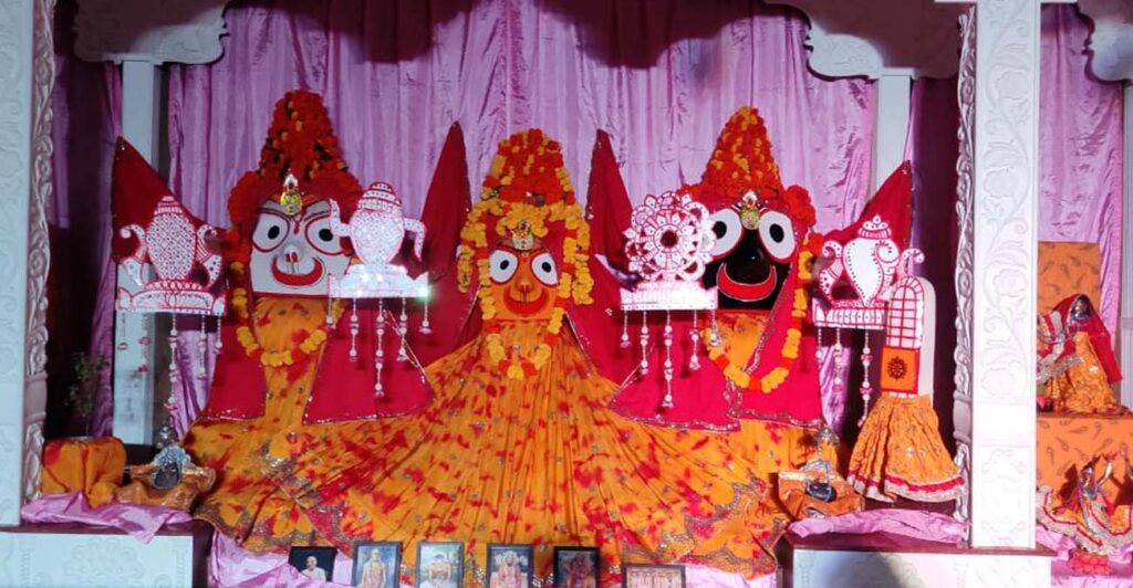 Agra Live News: Sri Hari was adorned with Navank Shringar at the Sri ...